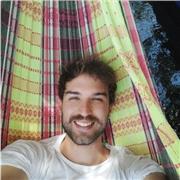 Profesor graduado en Historia con experiencia como profesional tanto en centros públicos como privados.